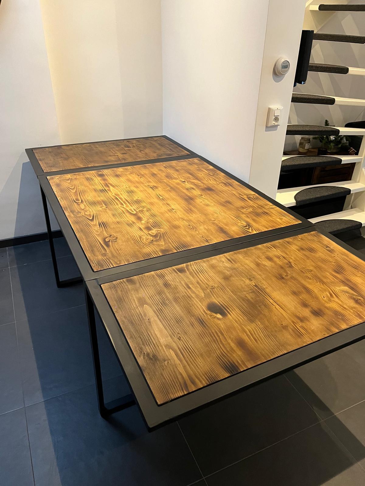 Industriële eettafel